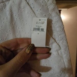 Sz 6 NWT White Old Navy Eyelet Shorts